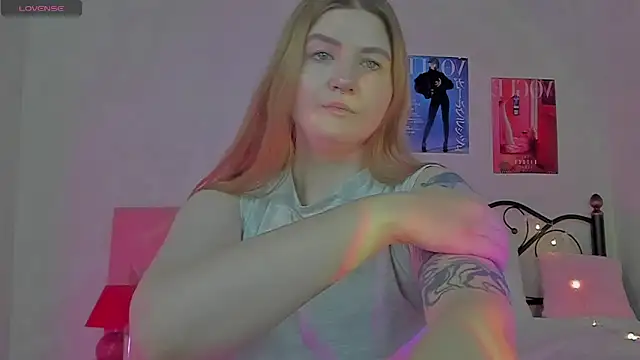 Snapshot of Ruby_Al1en chatting on 01-14-26, 01:33 Ruby Al1en online show from 01-14-26, 01:33