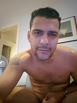 Snapshot of felipebcn chatting on 12-15-25, 01:04 felipebcn online show from 12-15-25, 01:04