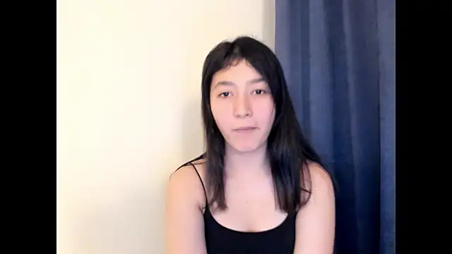 Snapshot of Mayachka333 chatting on 09-15-25, 04:40 Mayachka333 online show from 09-15-25, 04:40