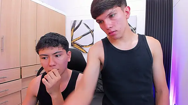 Snapshot of fabian_pena chatting on 09-25-25, 02:04 fabian pena online show from 09-25-25, 02:04