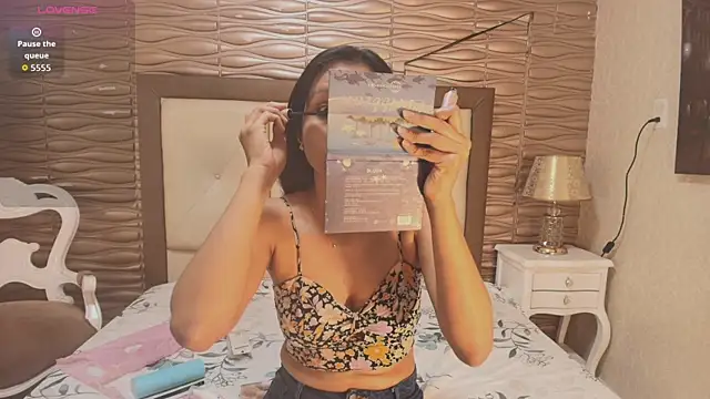 Miladiosa online show from 04-10-26, 01:27