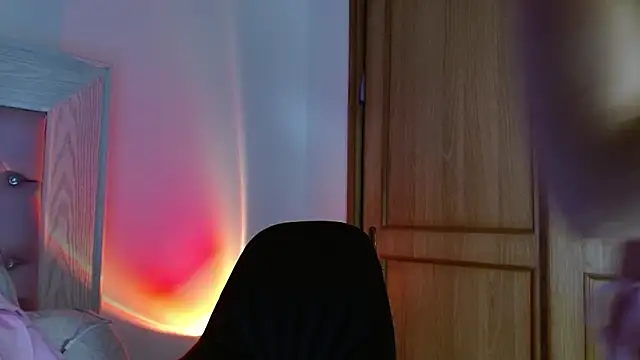 Snapshot of Ayleen_m chatting on 02-06-26, 10:29 Ayleen m online show from 02-06-26, 10:29