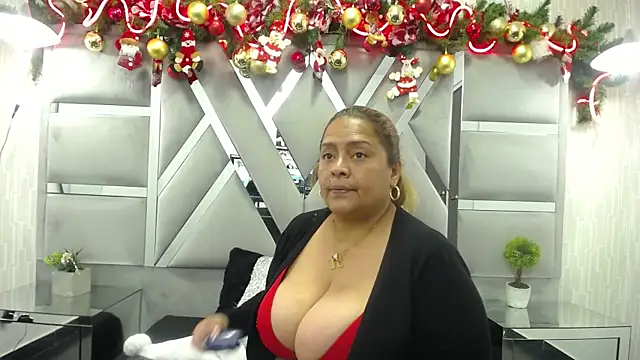 MonzerratBoyer online show from 12-19-25, 06:59