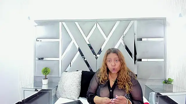 MonzerratBoyer online show from 03-18-26, 07:17