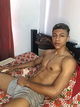 Snapshot of RickyEbony chatting on 01-10-26, 03:36 RickyEbony online show from 01-10-26, 03:36