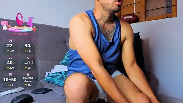 Snapshot of tomas_smith1 chatting on 10-31-25, 08:10 tomas smith1 online show from 10-31-25, 08:10