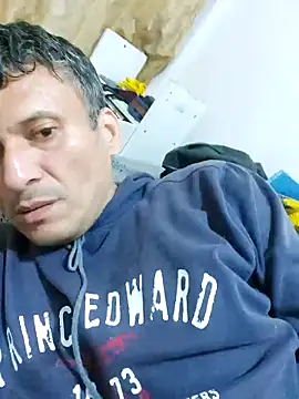 Snapshot of luislimafuego chatting on 10-30-25, 10:10 luislimafuego online show from 10-30-25, 10:10