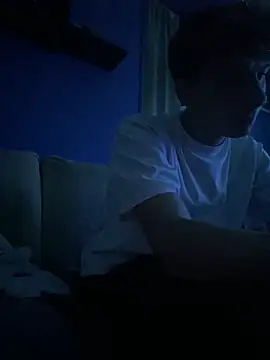 Snapshot of rediMilano chatting on 10-04-25, 11:25 rediMilano online show from 10-04-25, 11:25