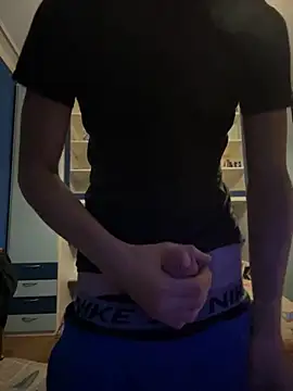 Snapshot of rediMilano chatting on 10-16-25, 06:14 rediMilano online show from 10-16-25, 06:14