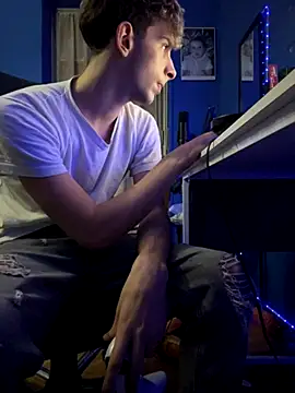 Snapshot of rediMilano chatting on 10-21-25, 05:35 rediMilano online show from 10-21-25, 05:35