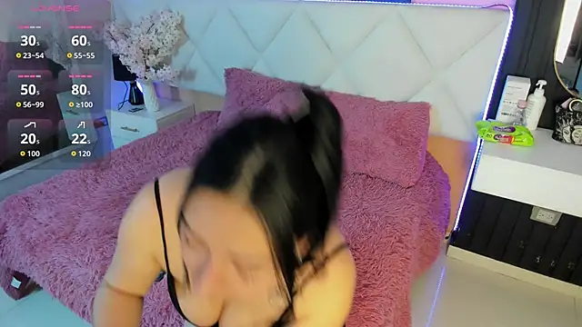 Snapshot of veronica_hill_ chatting on 09-11-25, 03:39 veronica hill online show from 09-11-25, 03:39