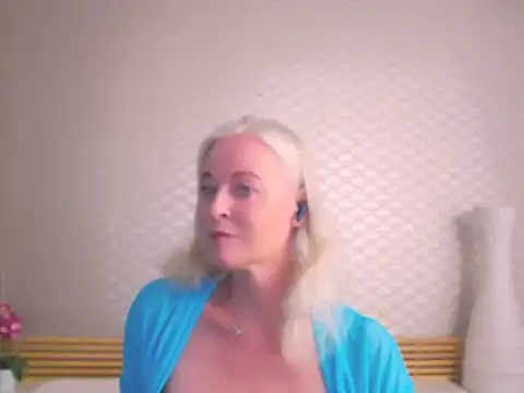 Snapshot of Anais_Janson chatting on 08-05-26, 04:10 Anais Janson online show from 08-05-26, 04:10