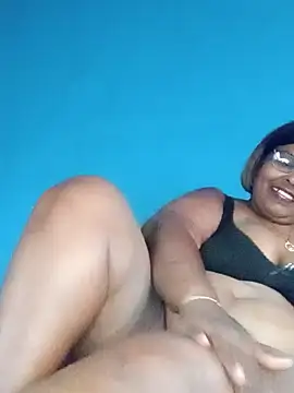 Snapshot of mileesha chatting on 10-29-25, 03:14 mileesha online show from 10-29-25, 03:14