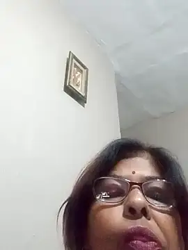 Snapshot of mileesha chatting on 11-20-25, 06:29 mileesha online show from 11-20-25, 06:29