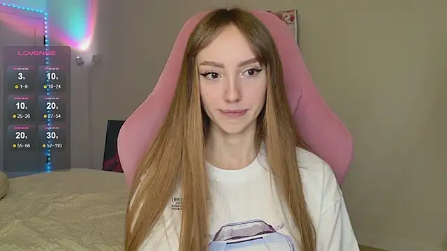 Snapshot of Lunainnk chatting on 09-15-25, 01:16 Lunainnk online show from 09-15-25, 01:16