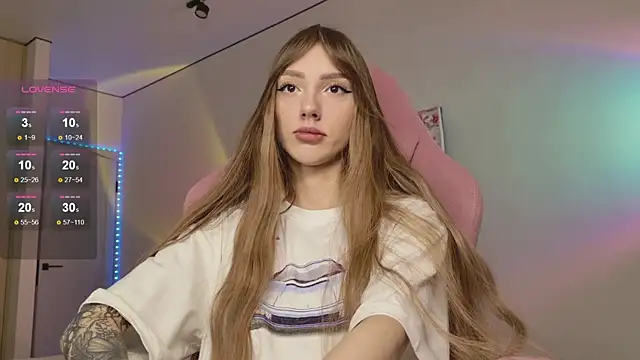 Snapshot of Lunainnk chatting on 10-01-25, 01:11 Lunainnk online show from 10-01-25, 01:11