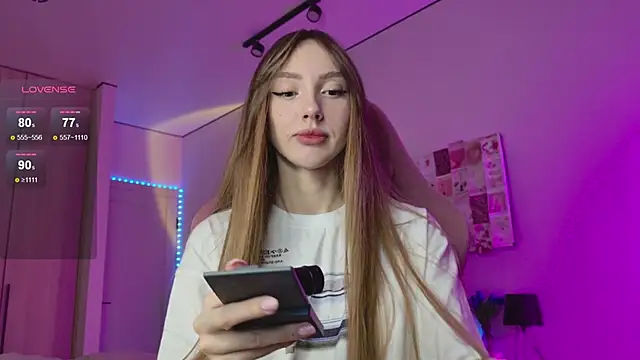 Snapshot of Lunainnk chatting on 10-05-25, 12:42 Lunainnk online show from 10-05-25, 12:42