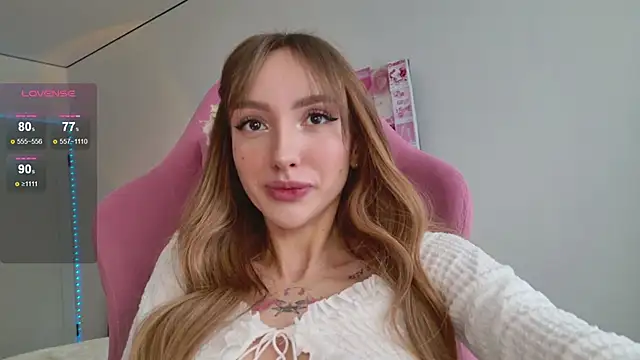 Snapshot of Lunainnk chatting on 10-07-25, 06:21 Lunainnk online show from 10-07-25, 06:21