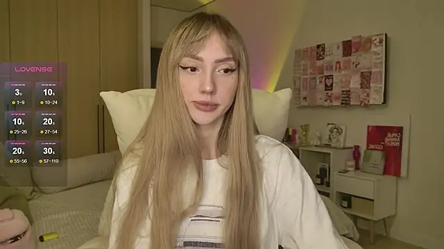 Snapshot of Lunainnk chatting on 02-04-26, 01:44 Lunainnk online show from 02-04-26, 01:44