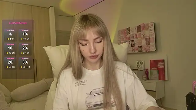 Snapshot of Lunainnk chatting on 02-23-26, 07:22 Lunainnk online show from 02-23-26, 07:22