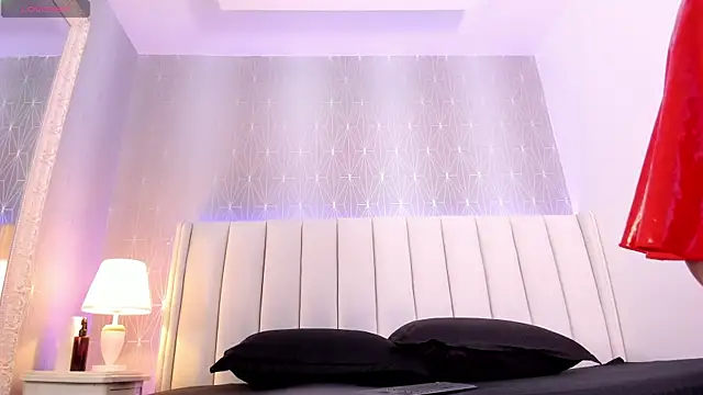 Snapshot of Mia-Medina chatting on 05-04-26, 07:32 Mia-Medina online show from 05-04-26, 07:32