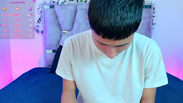 lana and liam  online show from 04-10-26, 10:20