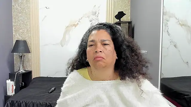 NinaBlazee online show from 10-19-25, 10:49