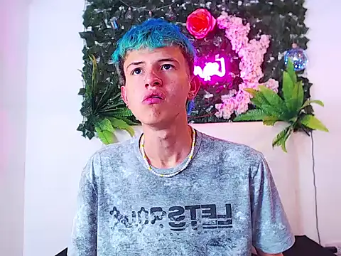 Snapshot of iam_lukas__ chatting on 10-12-25, 04:11 iam lukas online show from 10-12-25, 04:11