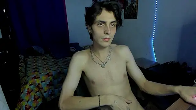 Snapshot of golden_ryyan chatting on 02-06-26, 04:39 golden ryyan online show from 02-06-26, 04:39