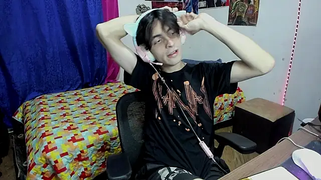 Snapshot of golden_ryyan chatting on 02-12-26, 11:33 golden ryyan online show from 02-12-26, 11:33