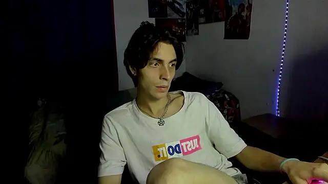 Snapshot of golden_ryyan chatting on 02-26-26, 12:04 golden ryyan online show from 02-26-26, 12:04