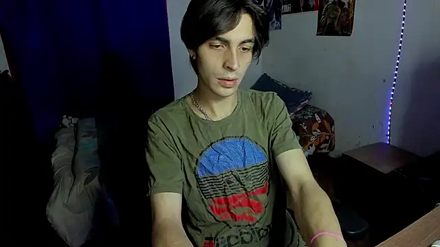 Snapshot of golden_ryyan chatting on 02-27-26, 03:01 golden ryyan online show from 02-27-26, 03:01