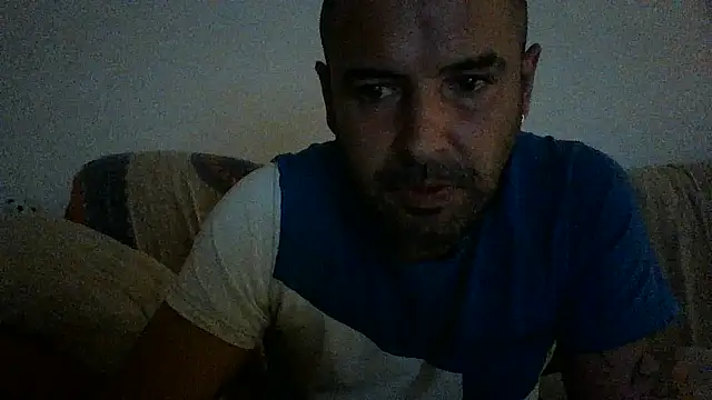 Snapshot of Feistysausage chatting on 09-08-25, 09:14 Feistysausage online show from 09-08-25, 09:14
