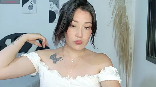 Eliih 01 online show from 06-16-26, 06:32
