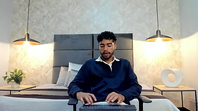 RaphaelDufort online show from 09-26-25, 12:03