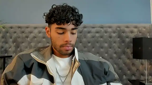 RaphaelDufort online show from 11-13-25, 08:41