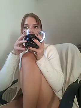 Snapshot of D4ddyslut chatting on 11-06-25, 07:42 D4ddyslut online show from 11-06-25, 07:42