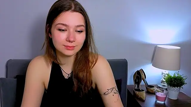 Snapshot of KatySensualy chatting on 02-27-26, 04:40 KatySensualy online show from 02-27-26, 04:40