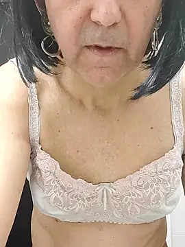 Emily de Carla online show from 11-21-25, 07:29