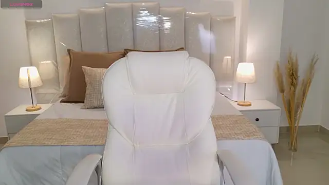 Viictoria jones online show from 04-21-26, 01:18