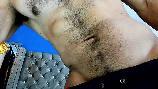 Snapshot of latinhotmuscle chatting on 01-19-26, 01:31 latinhotmuscle online show from 01-19-26, 01:31