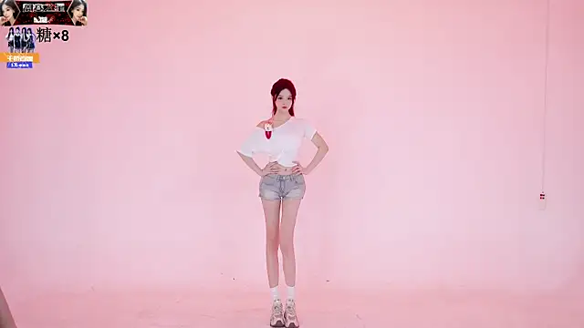 Snapshot of 1X-one chatting on 10-14-25, 03:40 1X-one online show from 10-14-25, 03:40