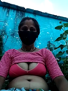Snapshot of Hot-ilaiy chatting on 10-04-25, 12:14 Hot-ilaiy online show from 10-04-25, 12:14