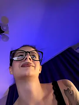 Snapshot of bigJuicyPussy chatting on 11-14-25, 01:10 bigJuicyPussy online show from 11-14-25, 01:10