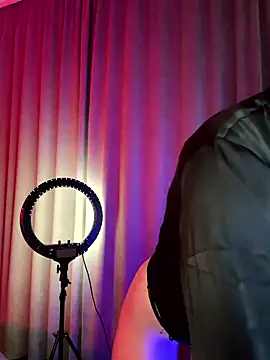 Snapshot of bigJuicyPussy chatting on 01-17-26, 02:11 bigJuicyPussy online show from 01-17-26, 02:11