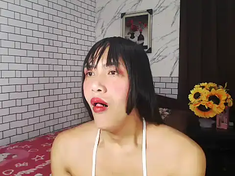 Latinahugecock online show from 10-16-25, 05:52