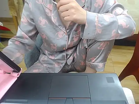 Lamoon 2k online show from 10-31-25, 04:24