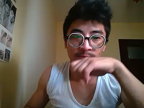 Snapshot of Lokomo32 chatting on 05-09-26, 03:28 Lokomo32 online show from 05-09-26, 03:28