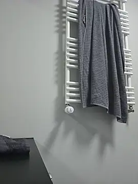 Snapshot of Lokomo32 chatting on 05-15-26, 10:28 Lokomo32 online show from 05-15-26, 10:28