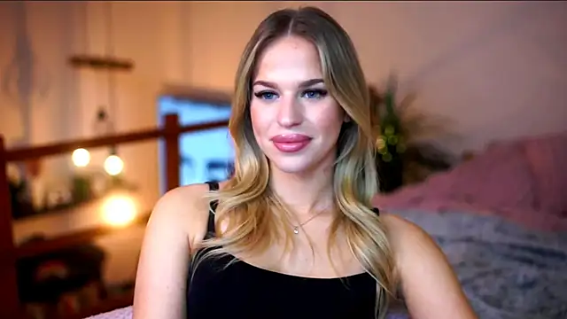 Snapshot of Emilyvanroessel chatting on 11-09-25, 05:44 Emilyvanroessel online show from 11-09-25, 05:44